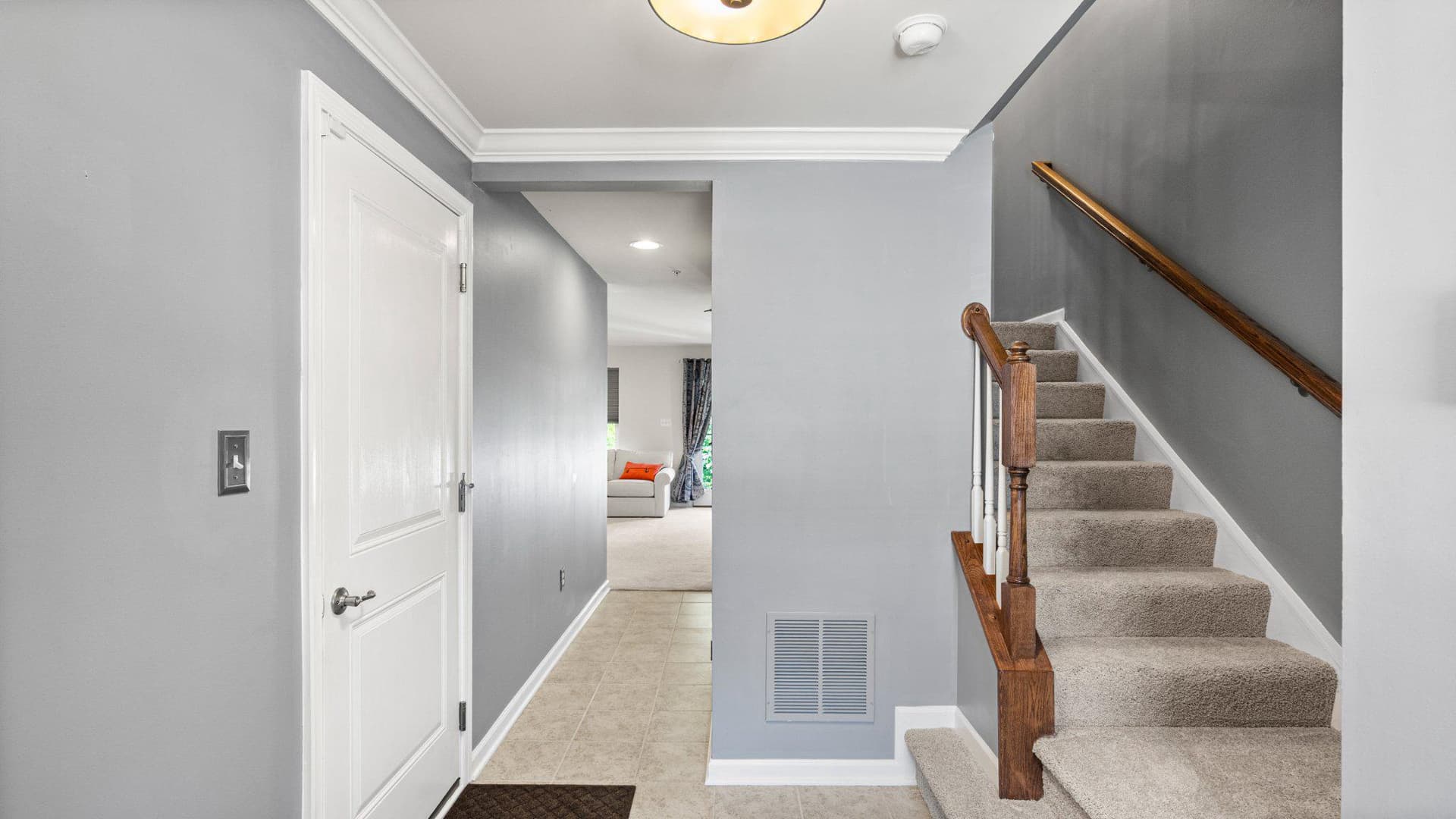 1266 Colonnade Lane photo 4