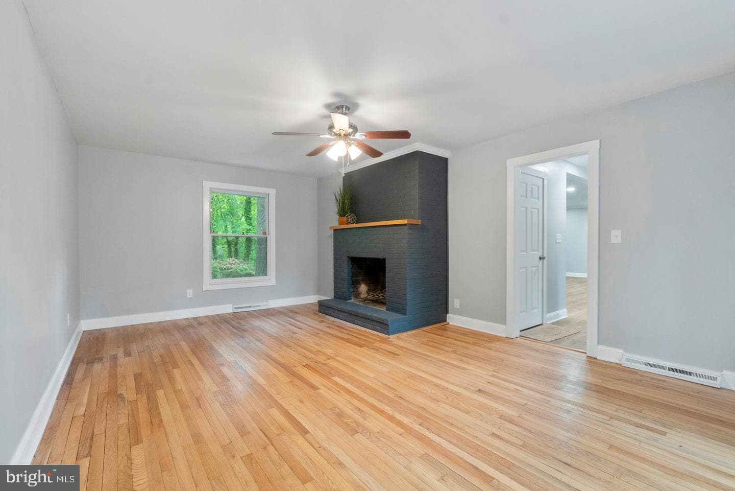 200 Maxwell Court photo 3