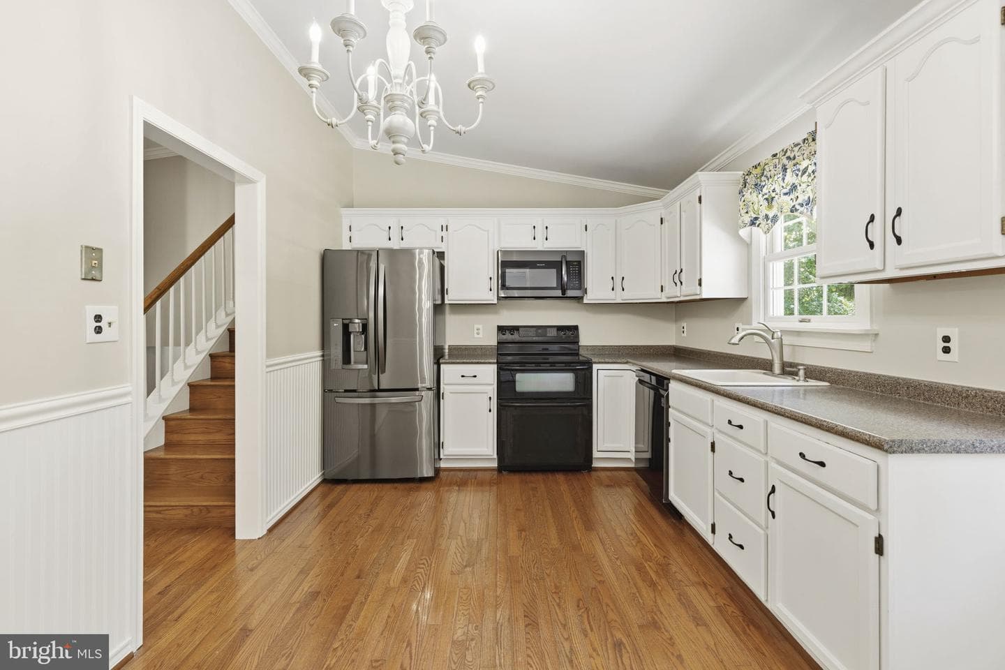 1602 E Branch Court photo 9