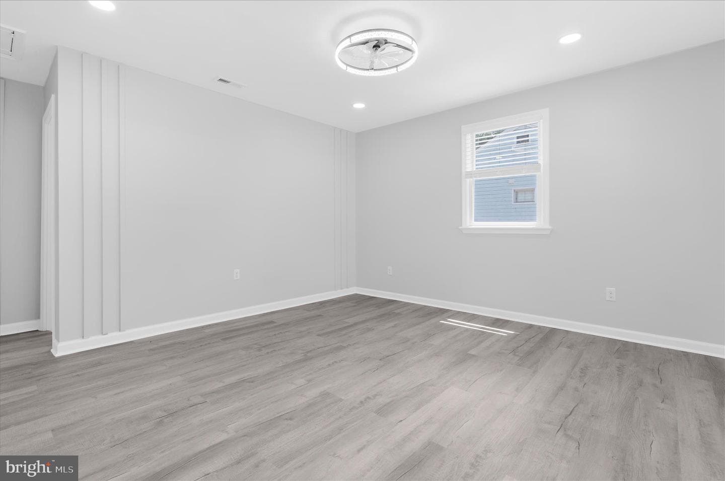 159 E Deen Avenue photo 8