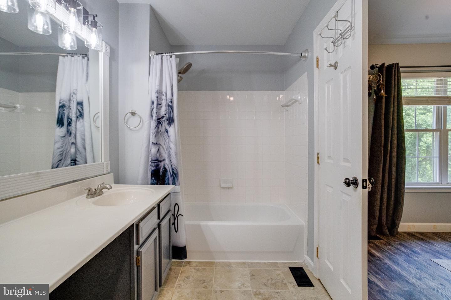 214 Gracecroft Court photo 36