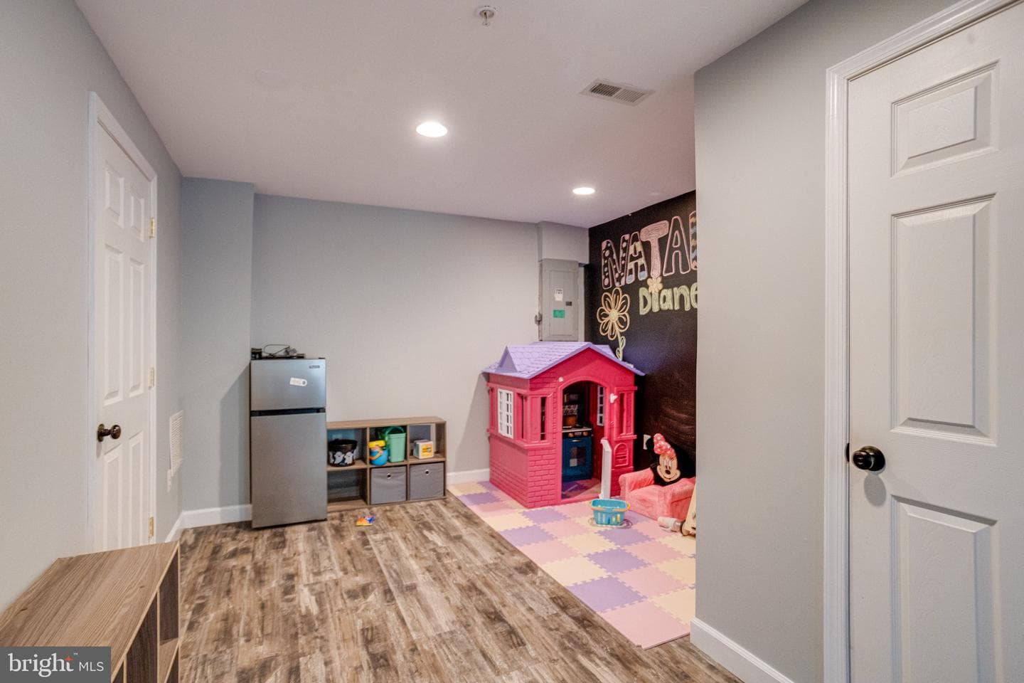 214 Gracecroft Court photo 44