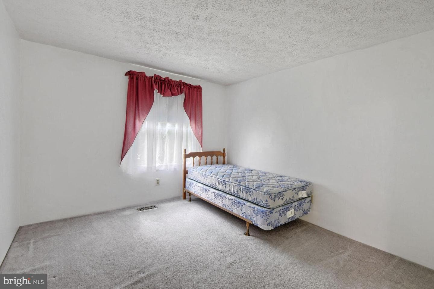 1520 Meadowcrest Court photo 22
