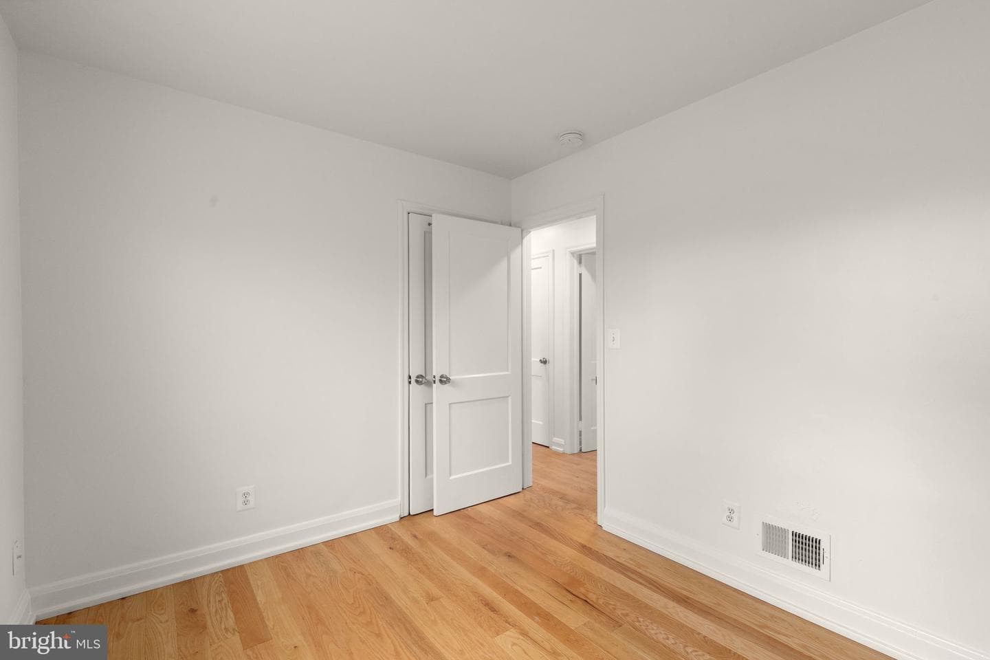 336 Catherine Street photo 15