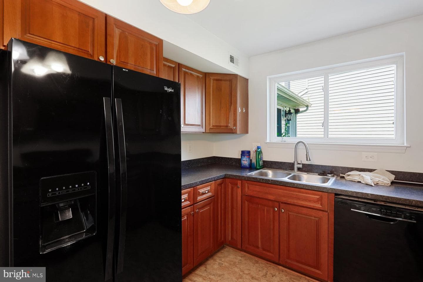 472 Winterberry Drive photo 13