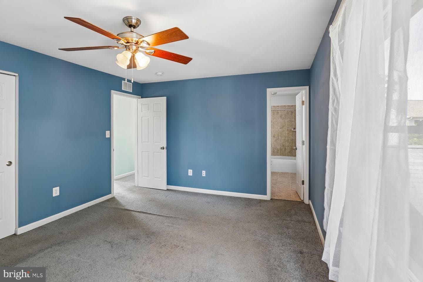 472 Winterberry Drive photo 26