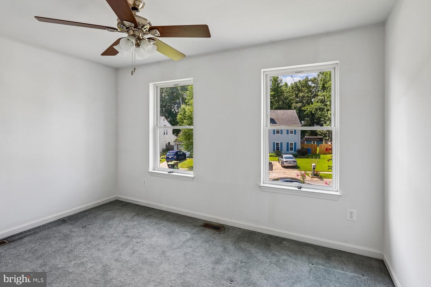 472 Winterberry Drive photo 31