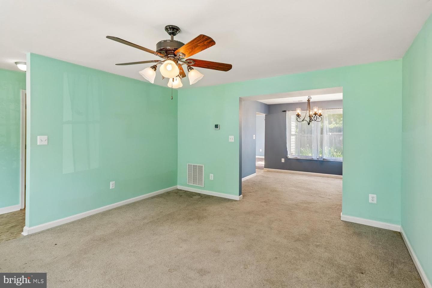 472 Winterberry Drive photo 8