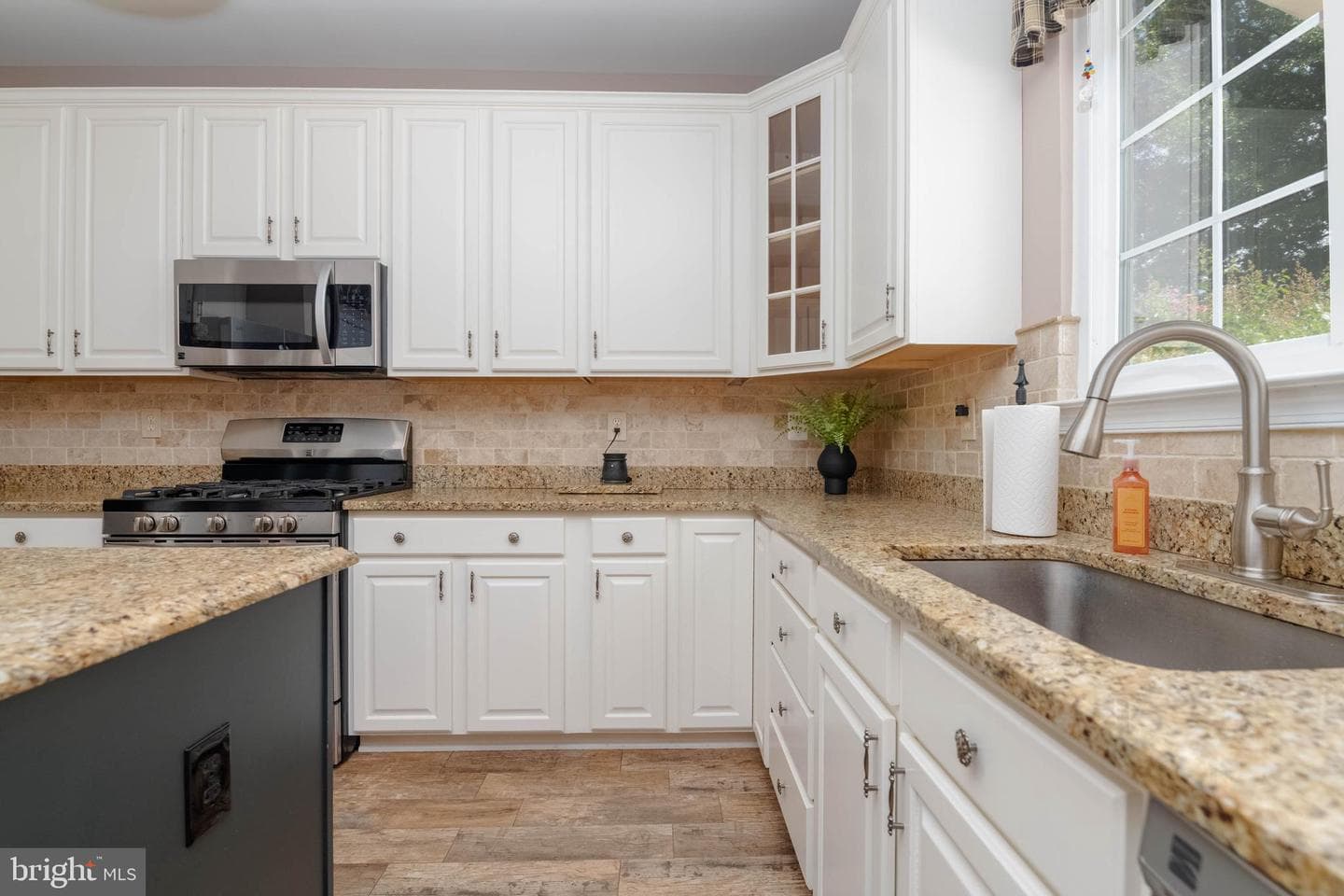 1438 Moonshadow Road photo 14