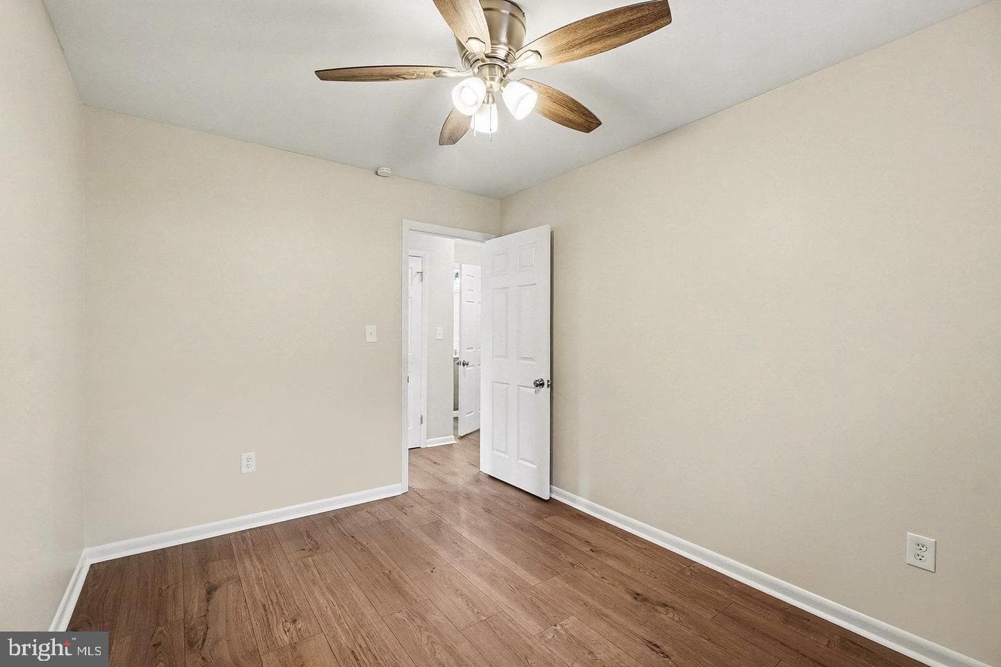 1507 Superior Street photo 33