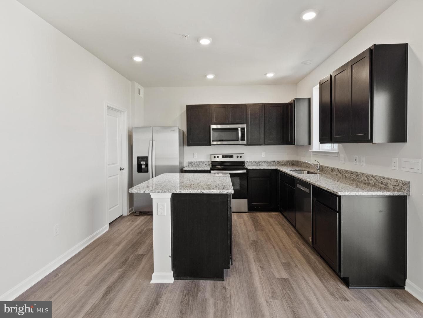 812 Spikeresh Way photo 16