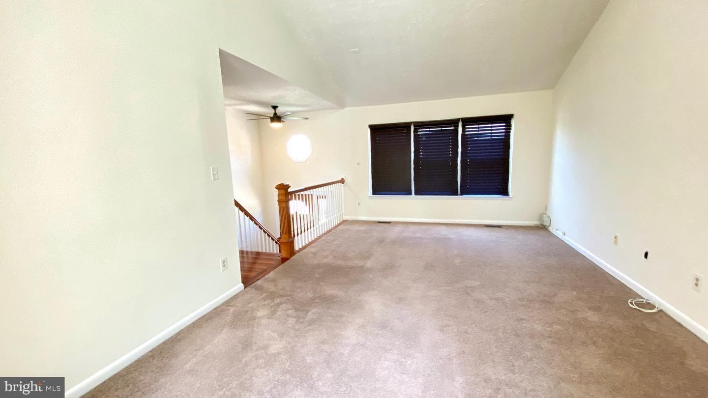 109 Breakwater Ct photo 5