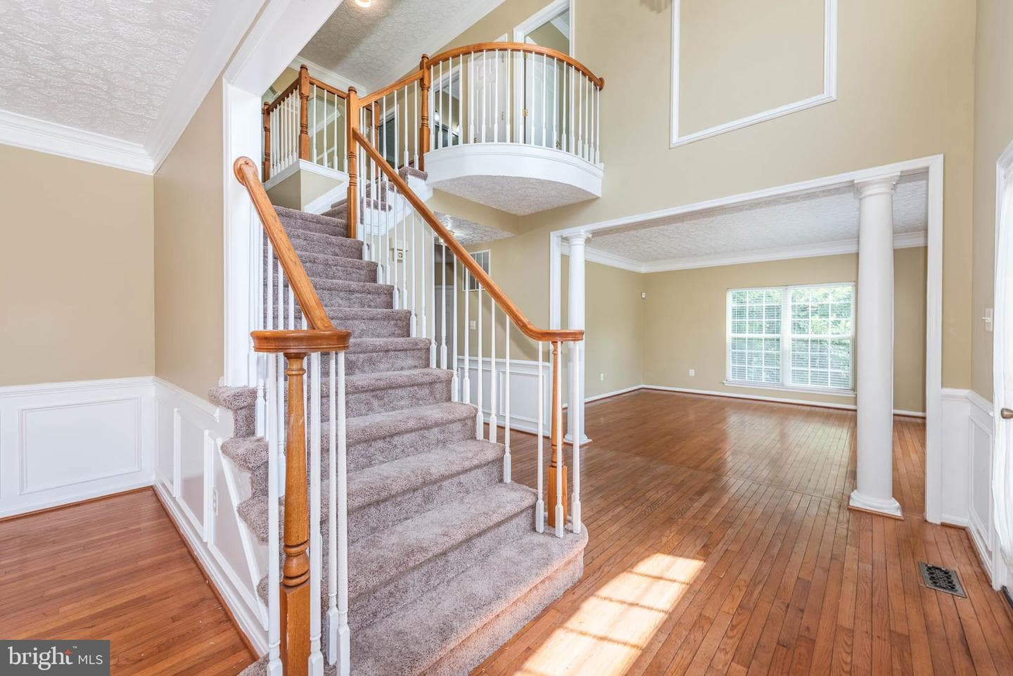 583 Windsong Dr photo 4