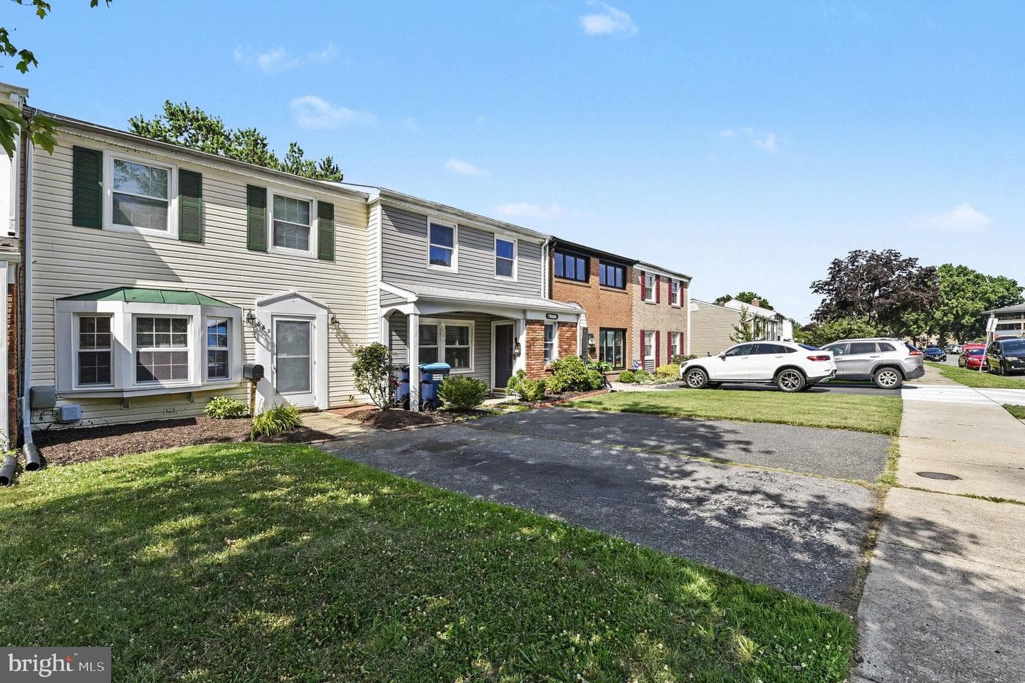 683 Towne Center Drive photo 3