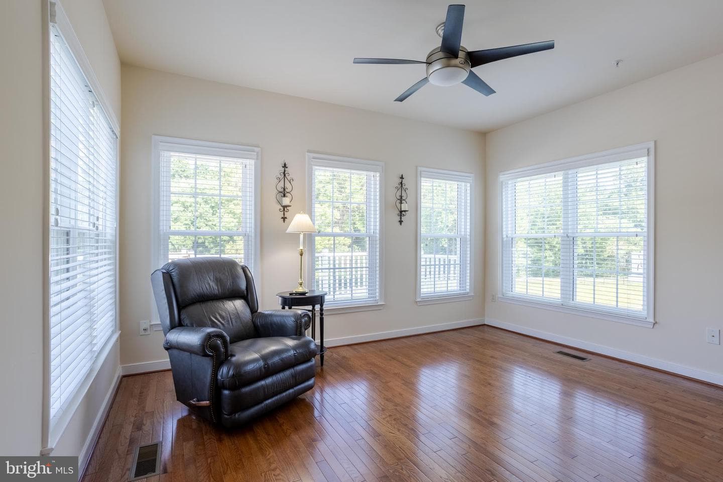 1439 Overlook Way photo 18
