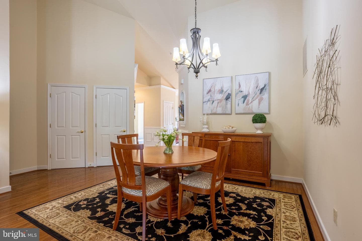 1439 Overlook Way photo 4