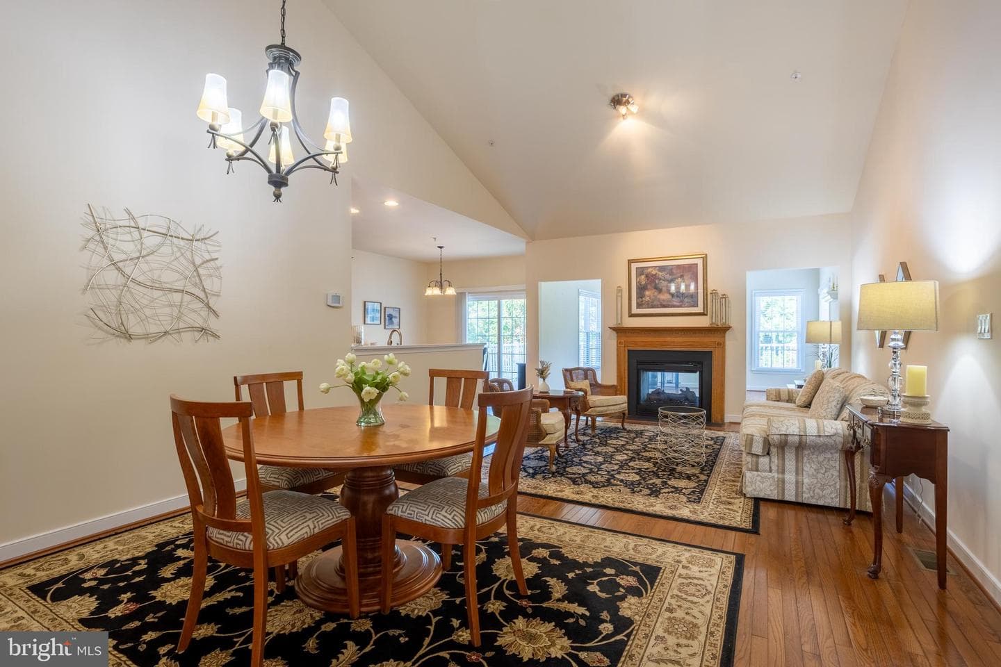 1439 Overlook Way photo 5