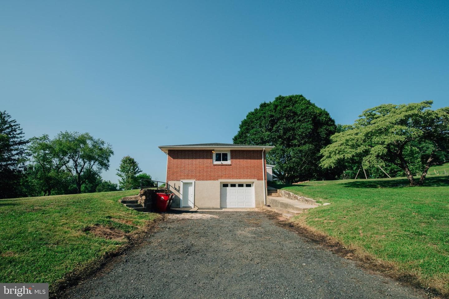 1821 Glenville Road photo 4