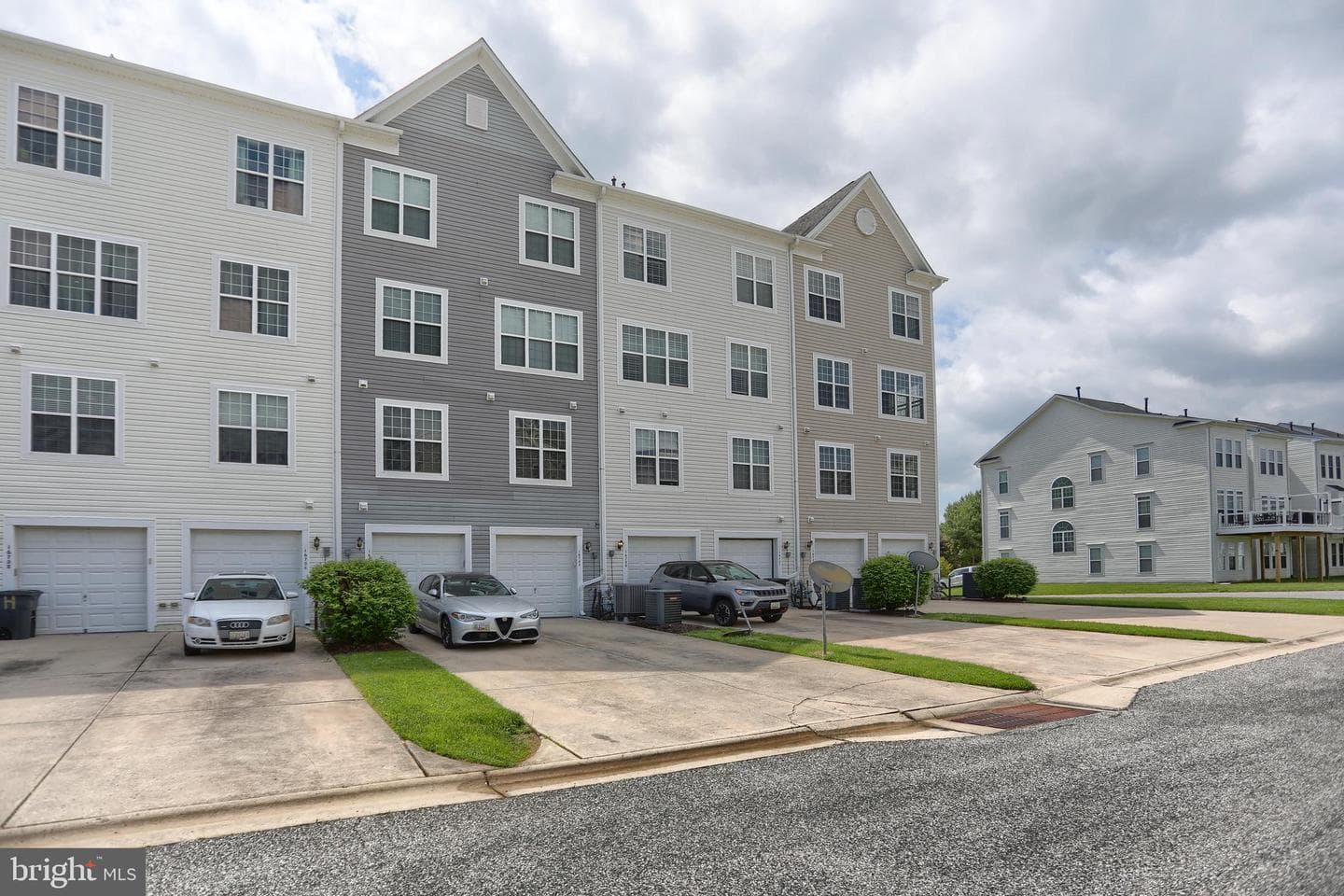 1670 Mohegan Drive #E photo 18
