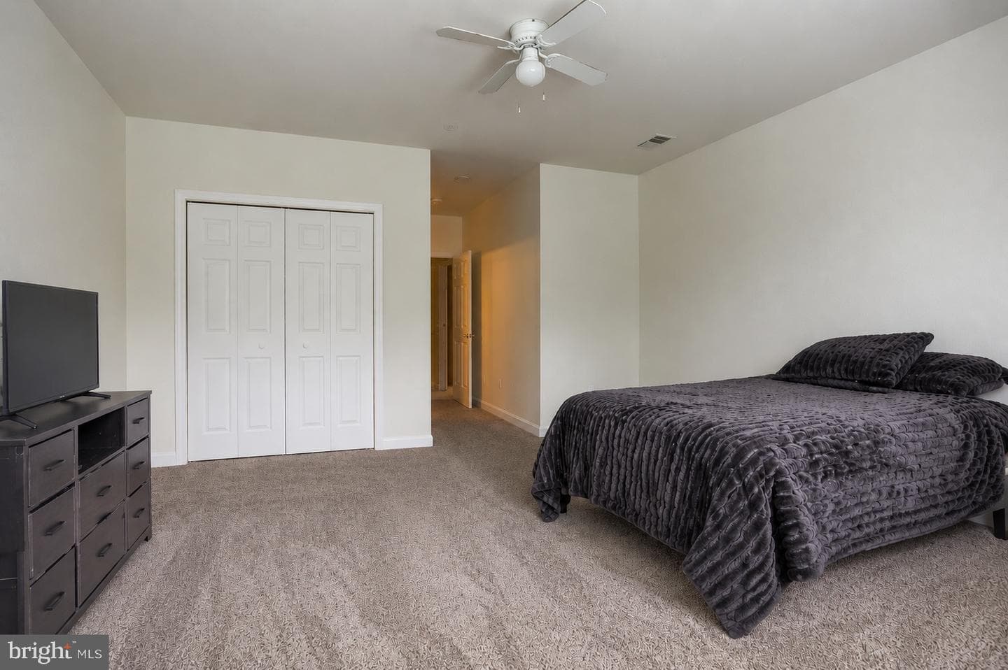 1670 Mohegan Drive #E photo 8