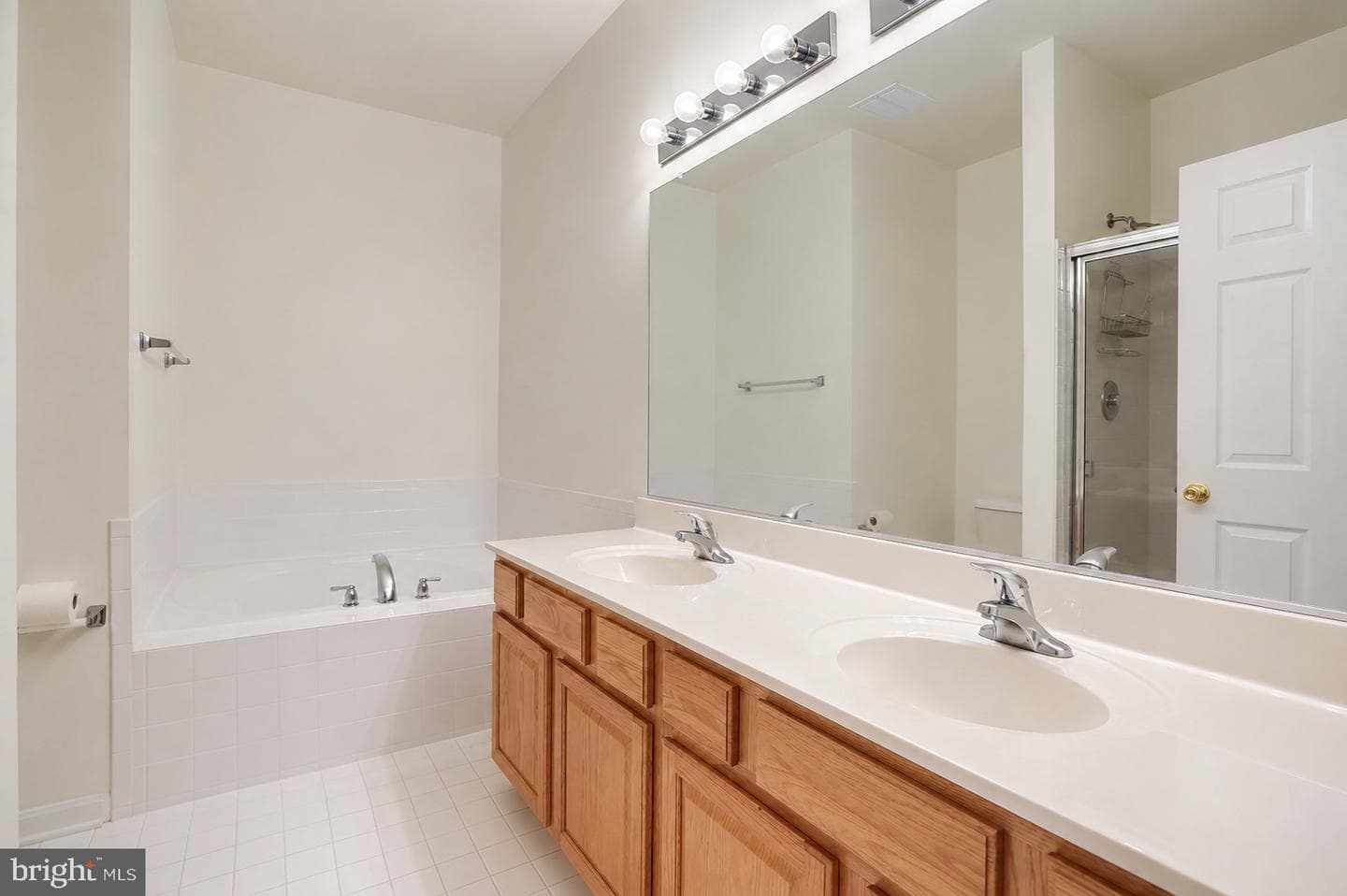 1670 Mohegan Drive #E photo 9