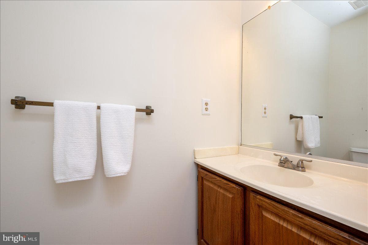 305 Kathryn Way photo 20