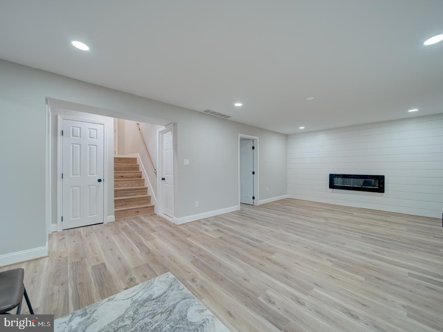 408 Garnett Road photo 28