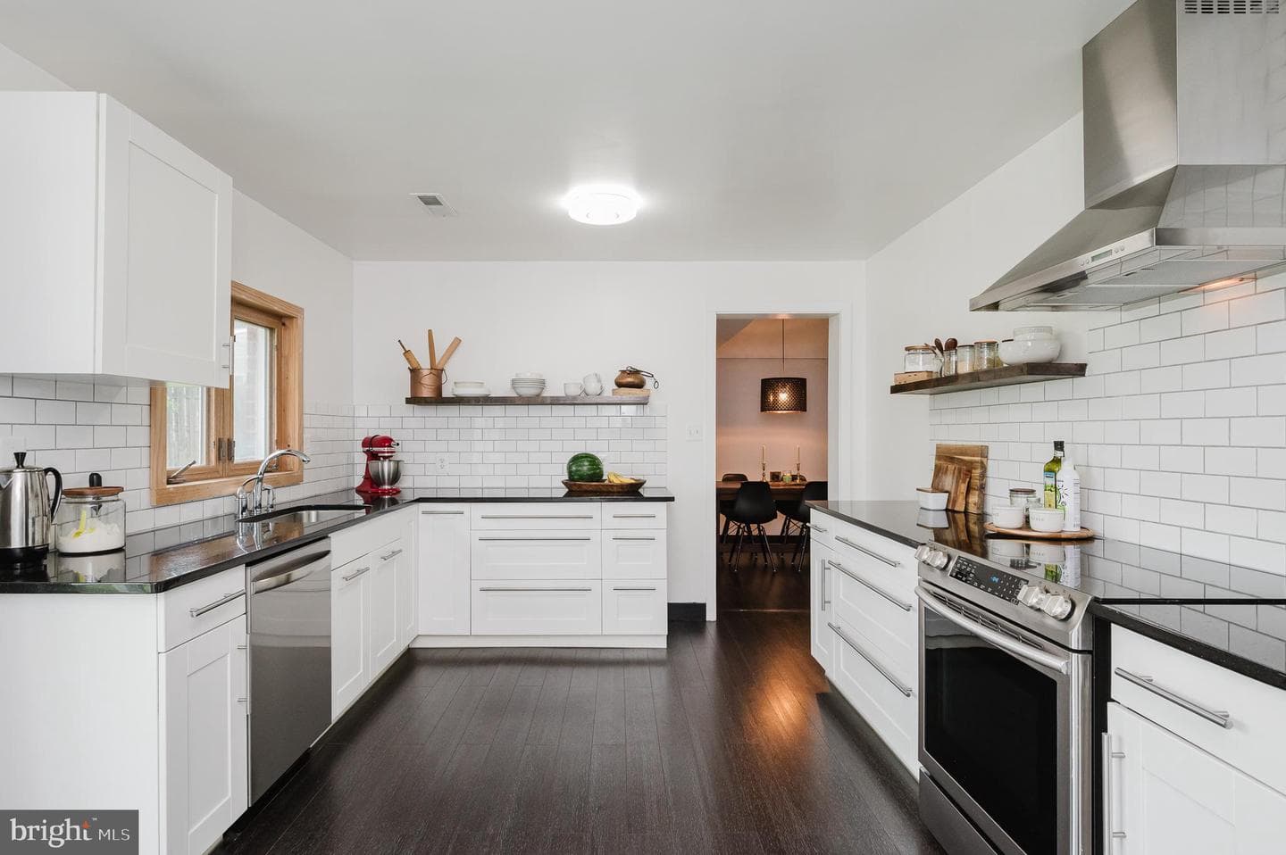 416 Enfield Road photo 10