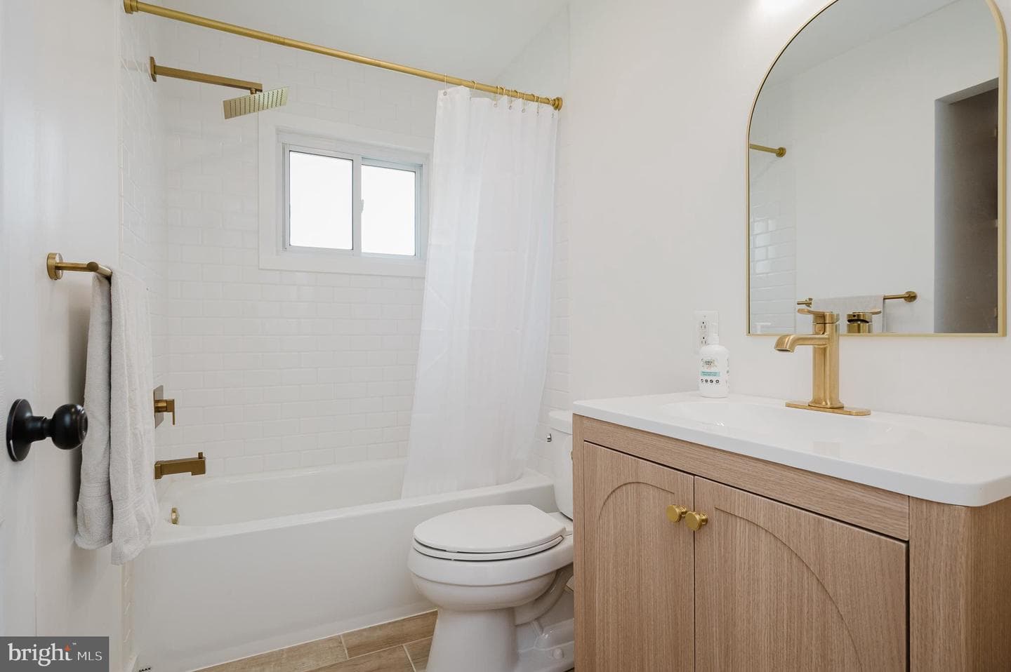 416 Enfield Road photo 22