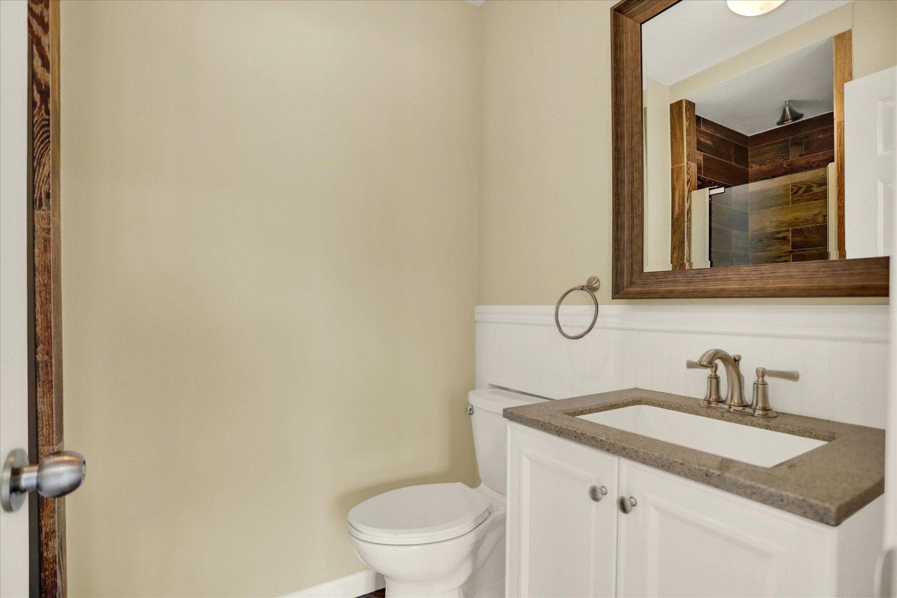 634 Snowberry Way photo 8