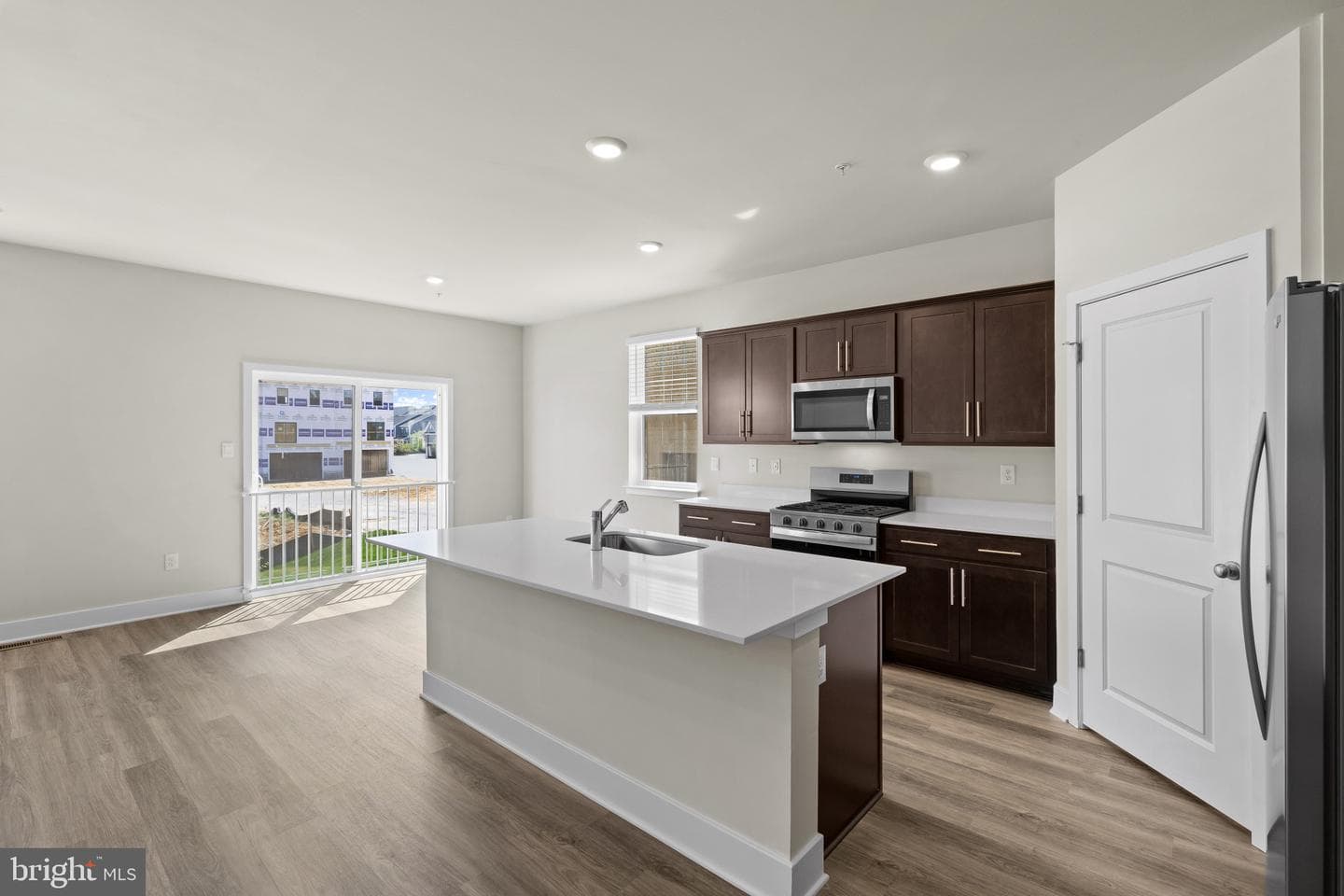 807 Spikeresh Way photo 8