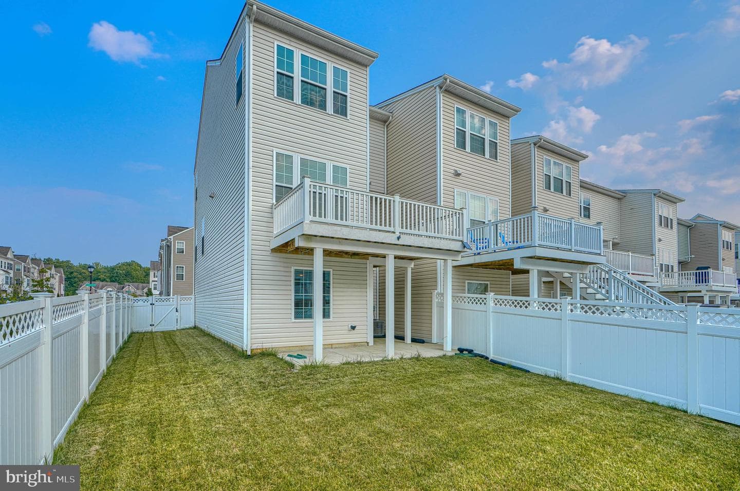 542 Calvert Way photo 45
