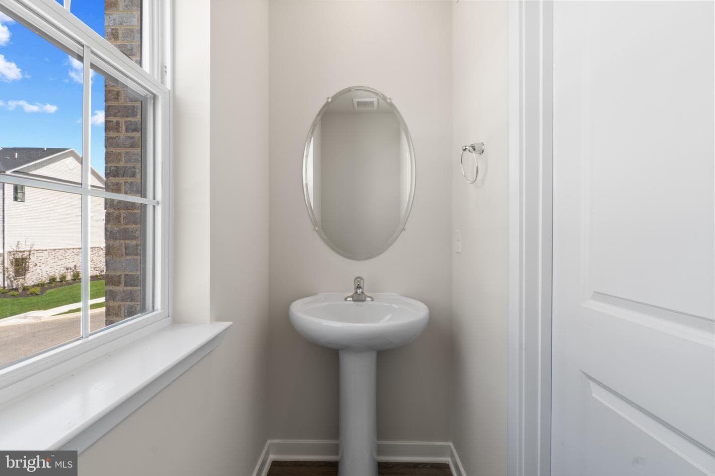 359 Hackley Drive photo 21