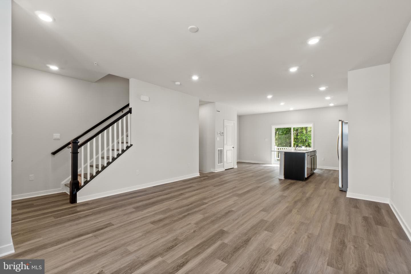 359 Hackley Drive photo 26