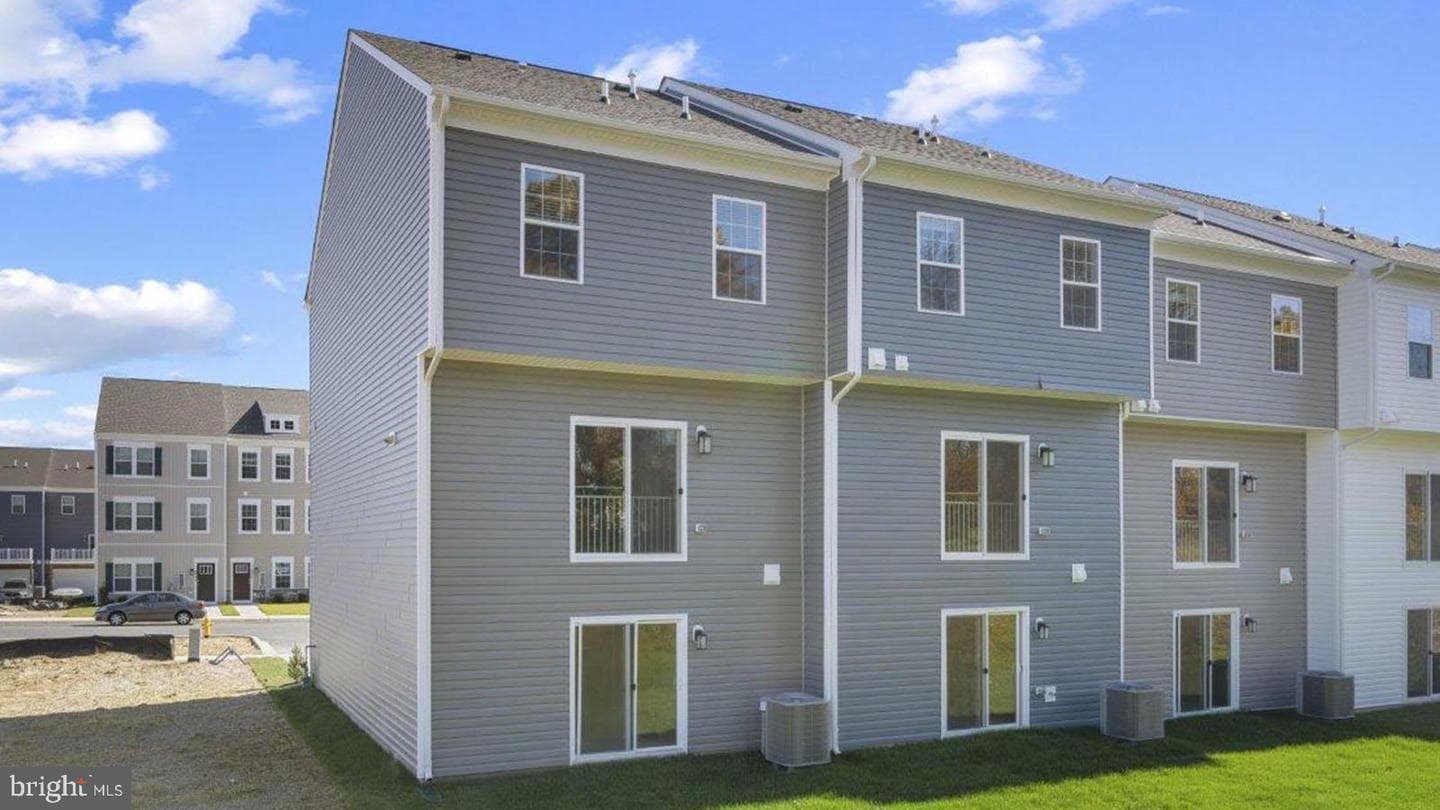 359 Hackley Drive photo 8