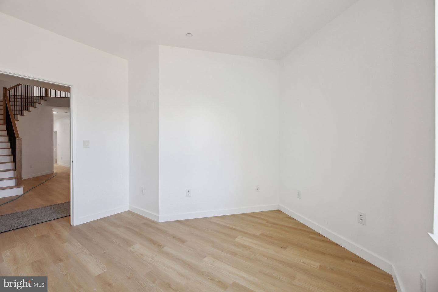 8325 Grove Angle Road photo 4