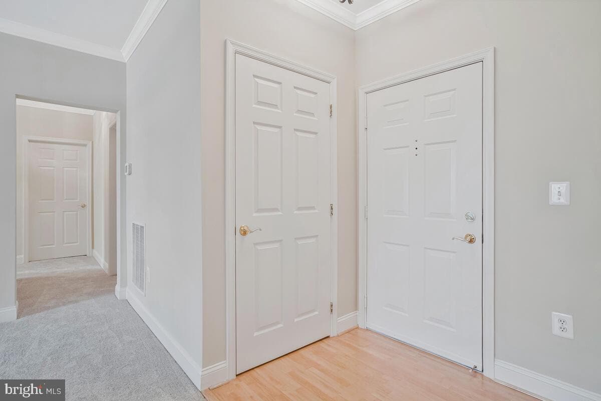 2550 Kensington Gardens #205 photo 6