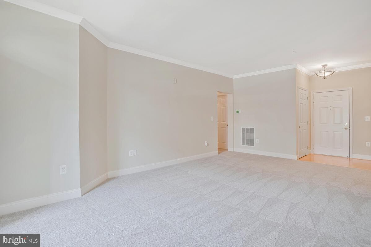 2550 Kensington Gardens #205 photo 9