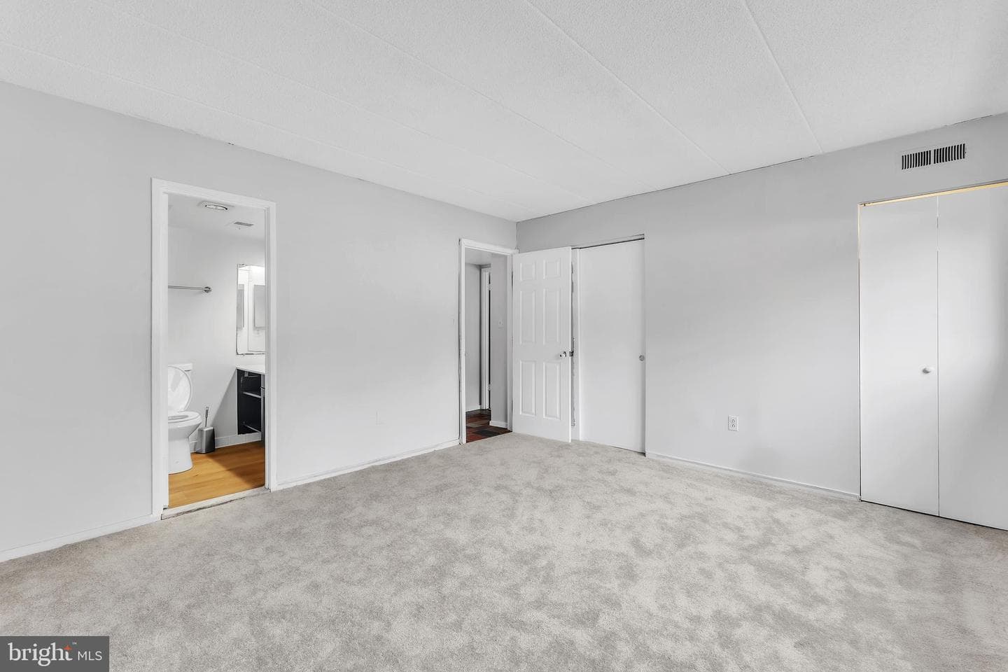 5633 Harpers Farm Road #d photo 15