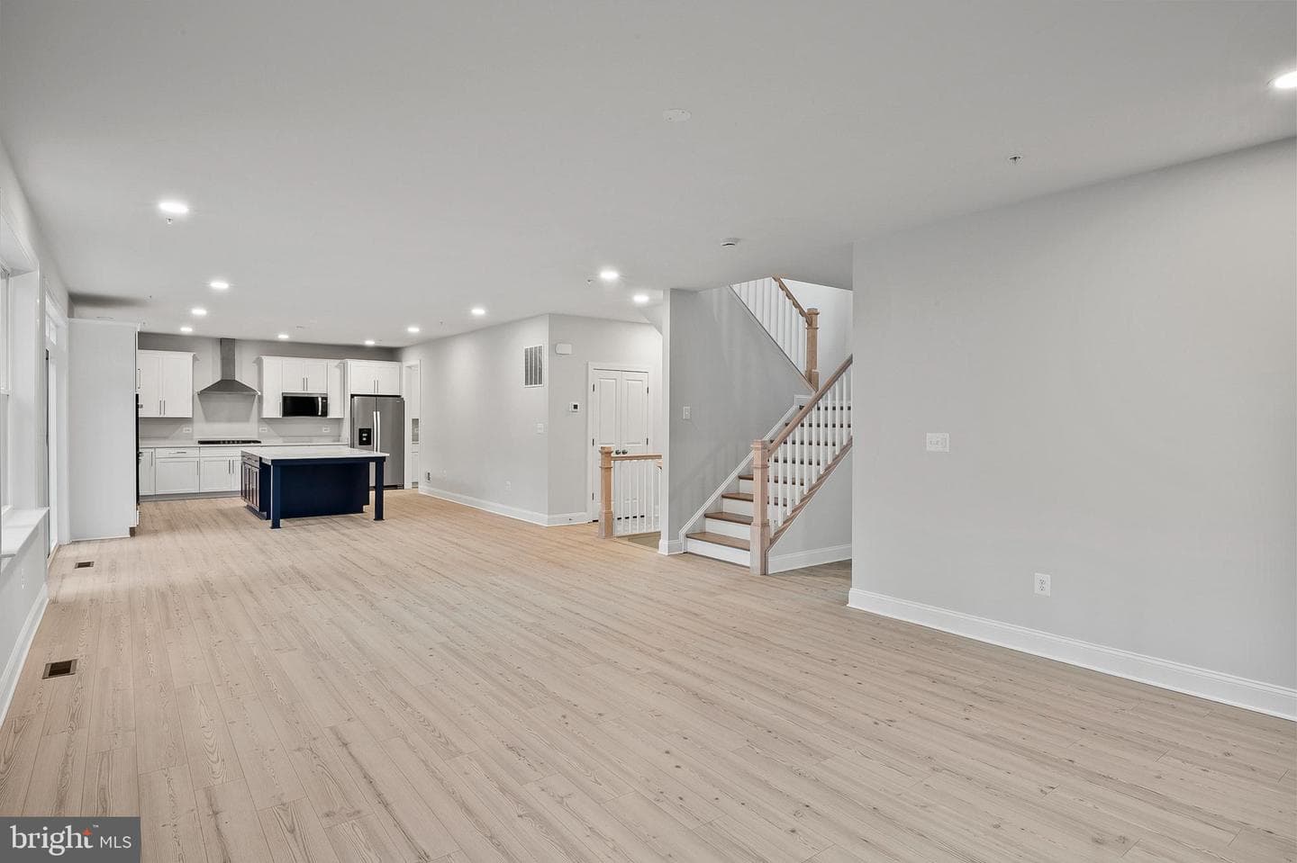 4496 Ilchester Road photo 13