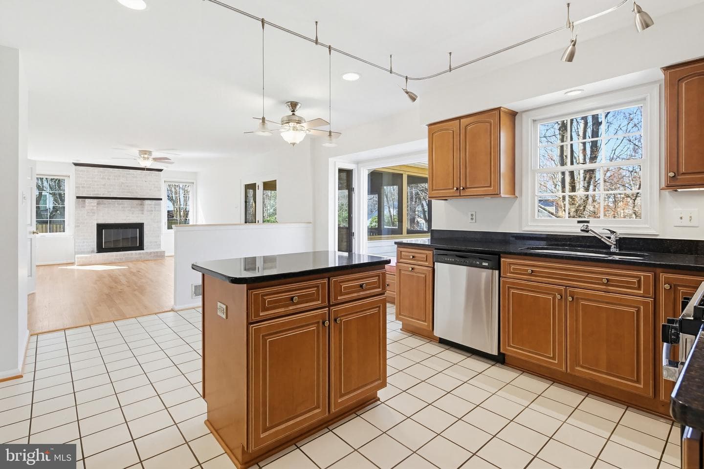 8307 Spring Blossom Court photo 17