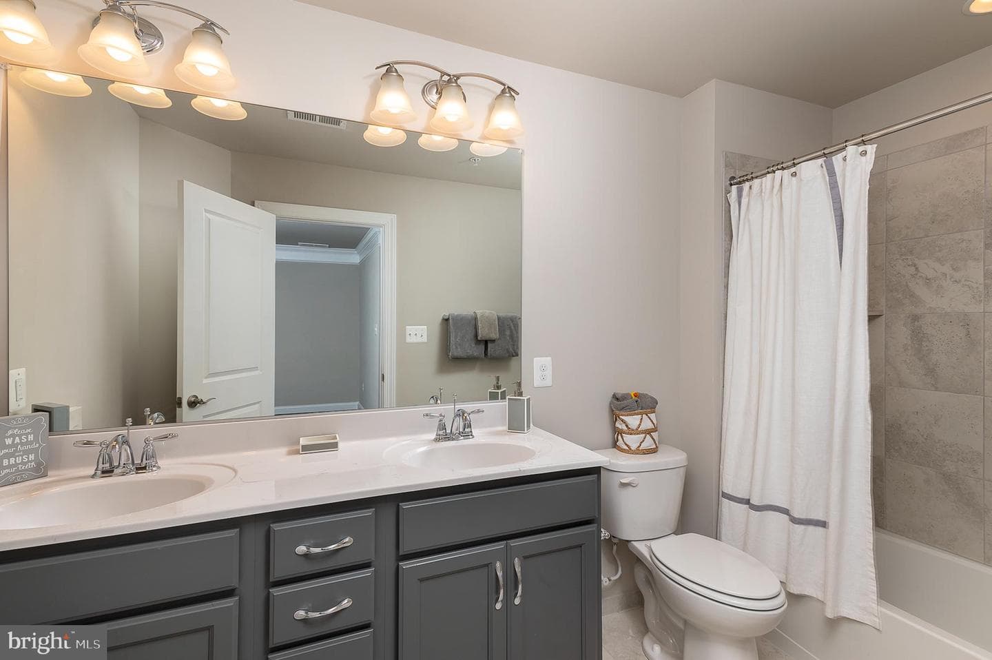 4468 Ilchester Road photo 7