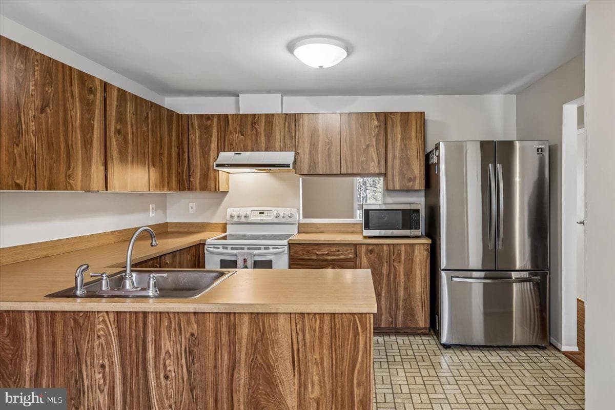 8953 Skyrock Court photo 4