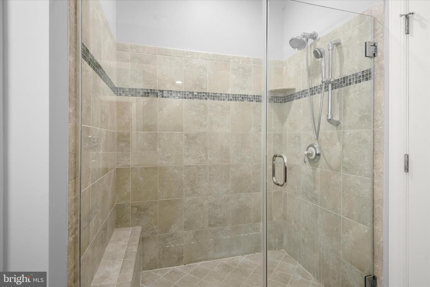 8820 Gunston Street photo 31