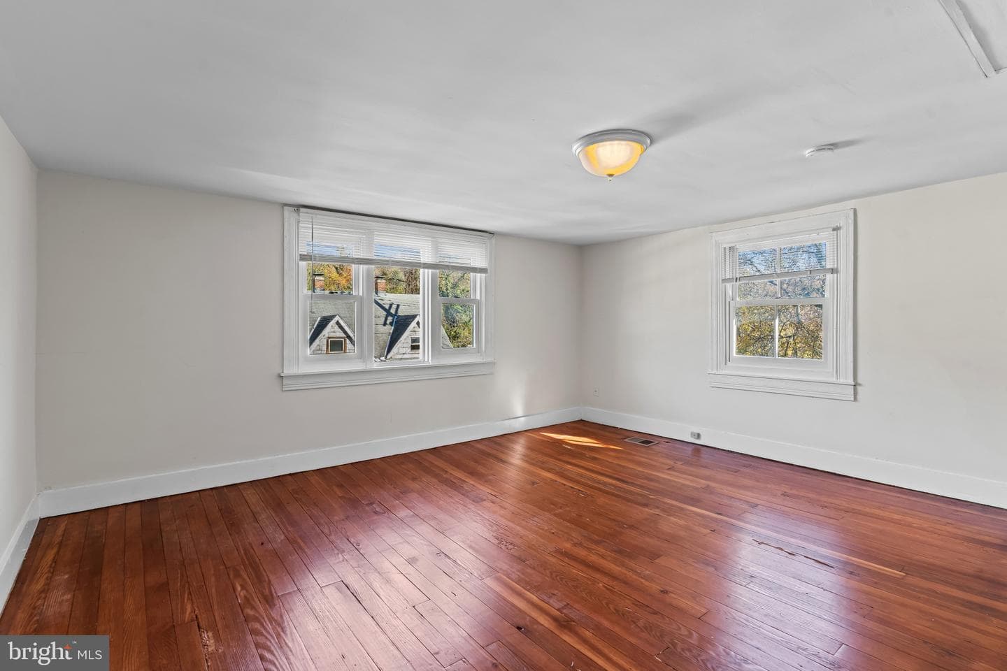 8473 Main Street photo 15