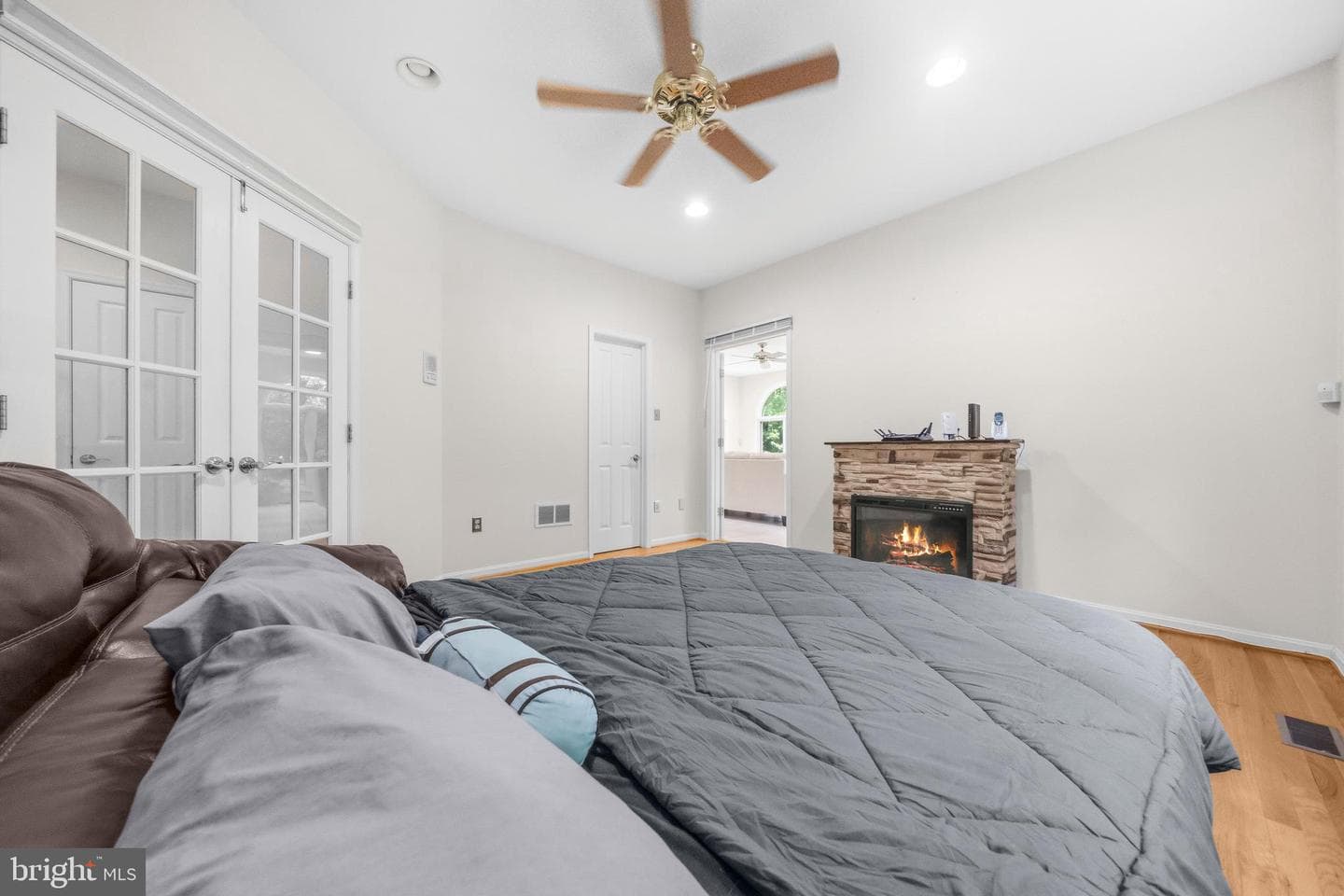 13849 Russell Zepp Drive photo 17
