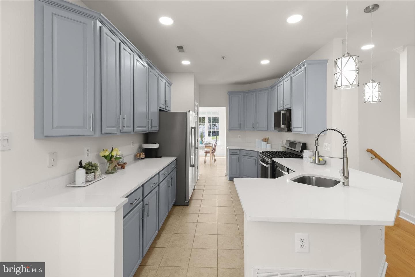 8532 Light Moon Way photo 9