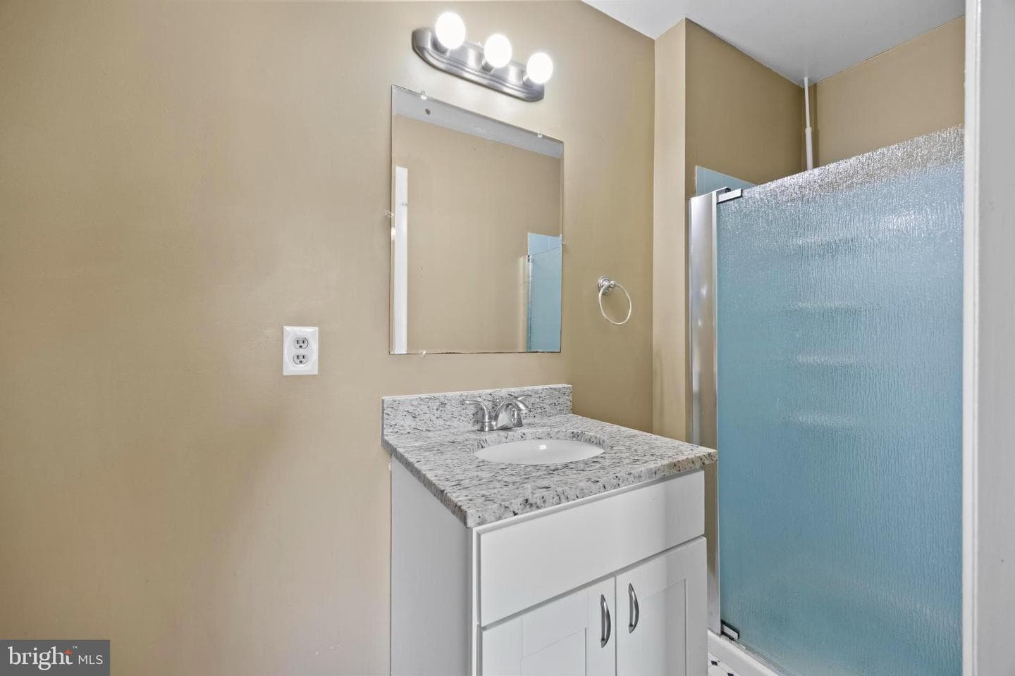 9425 Guilford Road photo 17