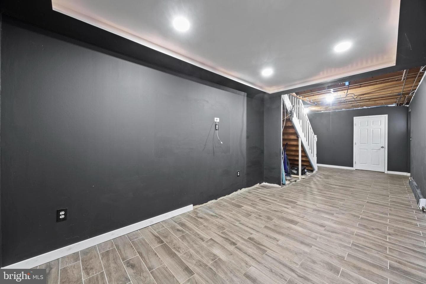9425 Guilford Road photo 27