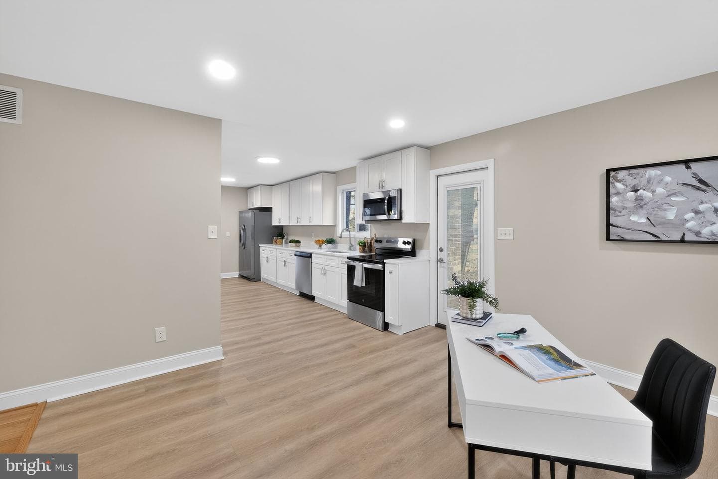 14088 Barbara Circle photo 8